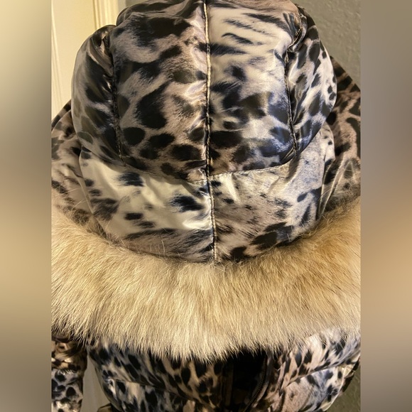 Dawn Levy Down Coat w/ Coyote Trim - Picture 6 of 15